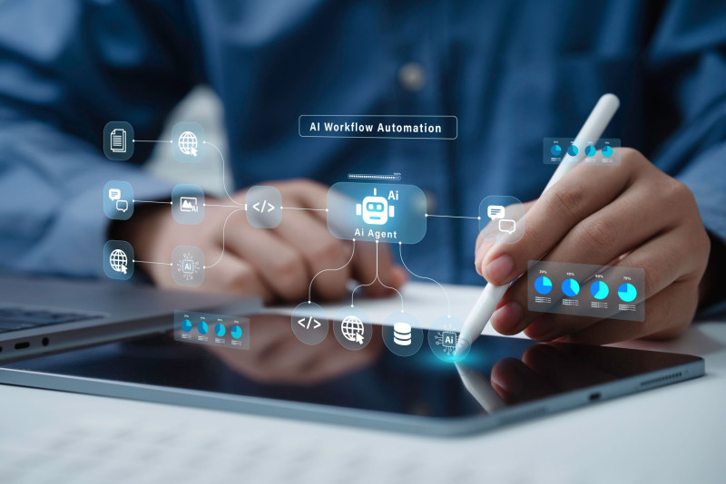 automatisierung-mit-ki-agenten_deemerwha-studio_adobestock_1654273451