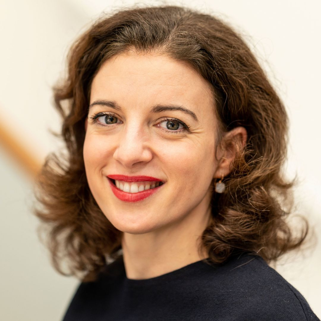alexandra-horn