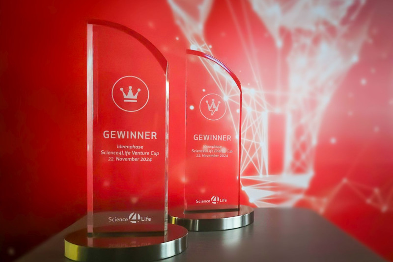 science4life_ideenpramierung_gewinnerpokale-72dpi-jpg-c-science4life