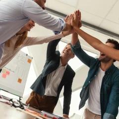 arbeitskreise_adobestock_289030397_friends-stock